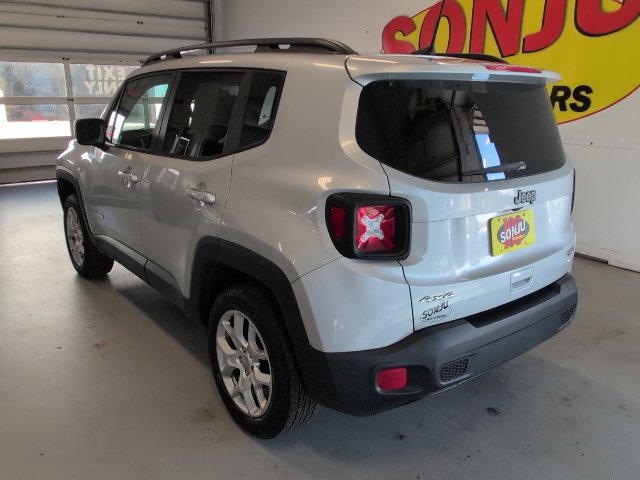 Used 2018 Jeep Renegade Latitude w/ Cold Weather Group AWD/4WD image 3