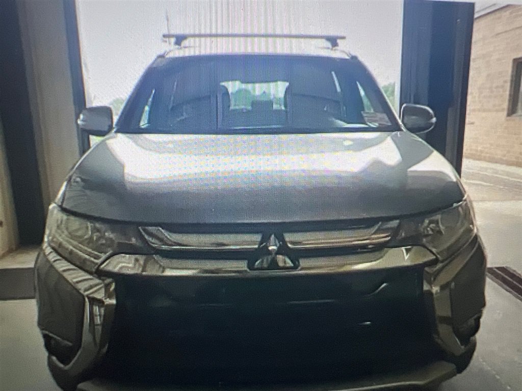 Used 2016 Mitsubishi Outlander FWD image 4