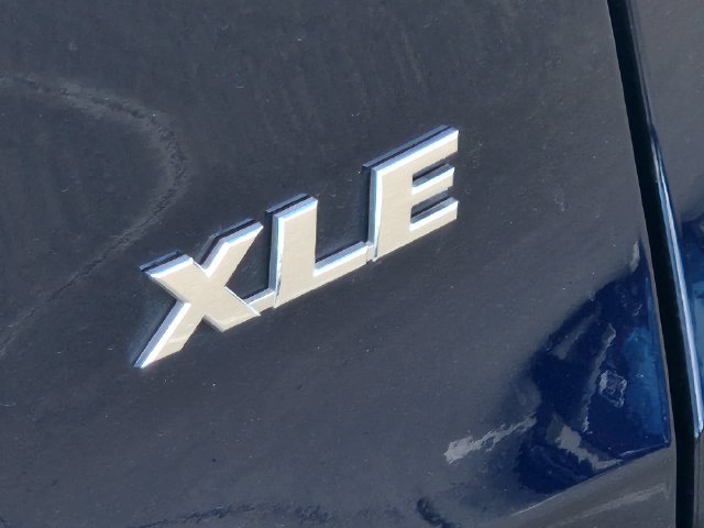 Used 2023 Toyota RAV4 XLE Premium FWD image 11