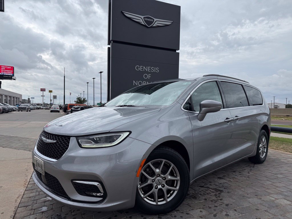 Used 2021 Chrysler Pacifica Touring FWD image 1
