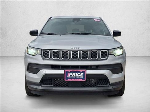 Used 2024 Jeep Compass Sport AWD/4WD image 2