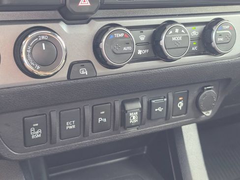 Used 2021 Toyota Tacoma TRD Pro AWD/4WD image 23