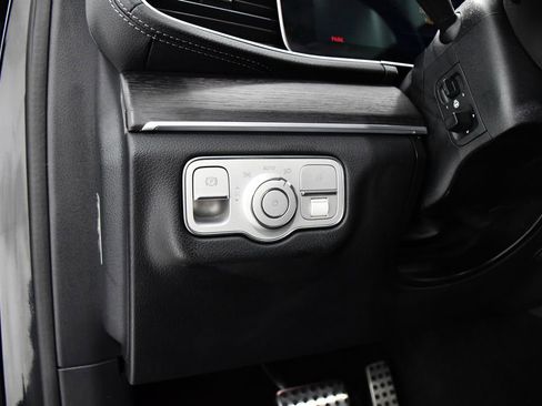 Certified 2023 Mercedes-Benz GLS 580 4MATIC image 11