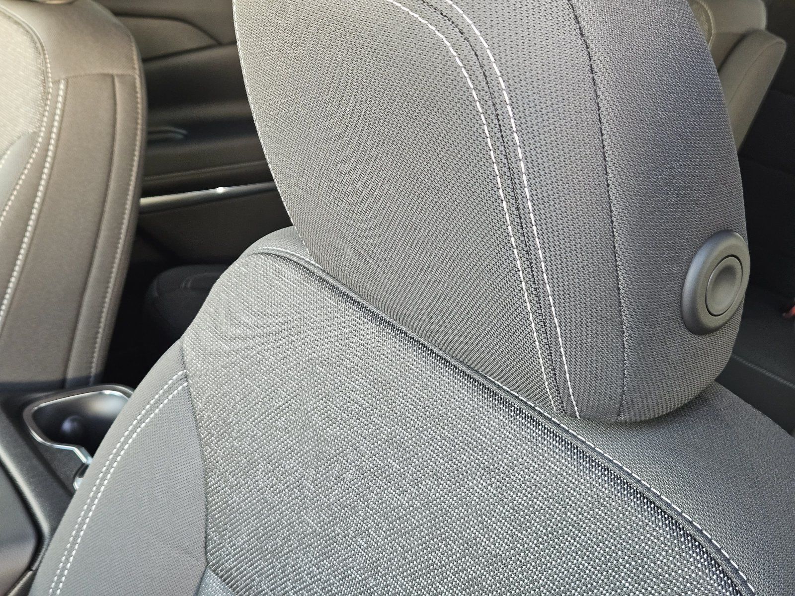 New 2027 Chevrolet Traverse LT FWD image 16