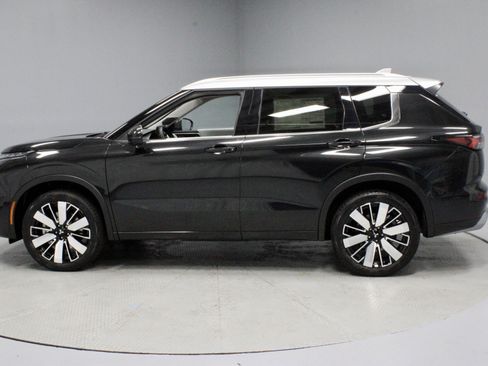 New 2025 Mitsubishi Outlander AWD image 5