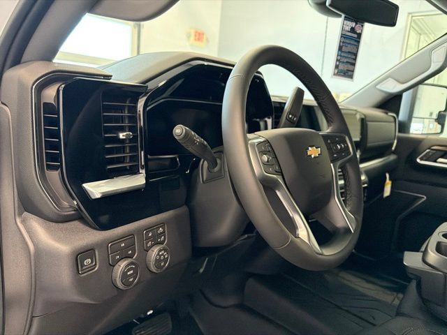 New 2026 Chevrolet Silverado 3500 LT w/ Z71 Chrome Sport Edition AWD/4WD image 23
