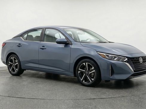 Used 2024 Nissan Sentra SV FWD image 1