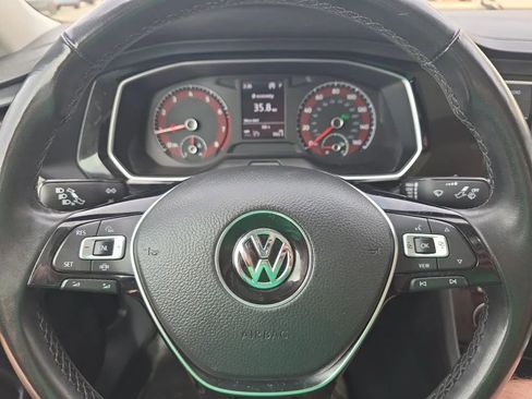 Used 2019 Volkswagen Jetta SE w/ Cold Weather Package image 17