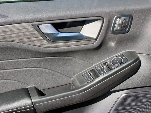 New 2024 Ford Escape SE w/ PHEV Premium Package image 13