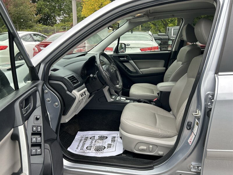 Used 2015 Subaru Forester 2.5i Limited AWD/4WD image 10