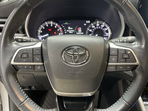 Certified 2023 Toyota Highlander XSE image 18