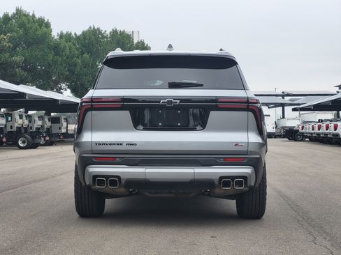 Used 2025 Chevrolet Traverse Z71 AWD/4WD image 6
