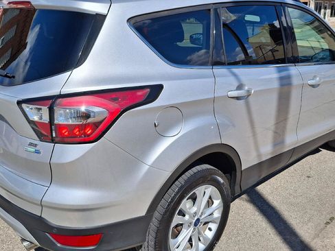Used 2017 Ford Escape SE w/ Equipment Group 201A AWD/4WD image 6