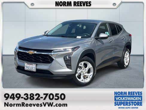 Used 2024 Chevrolet Trax LS w/ LS Convenience Package image 1