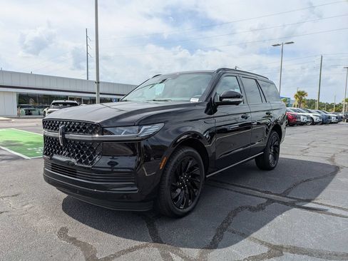New 2027 Lincoln Navigator Reserve w/ Jet Appearance Package AWD/4WD image 8