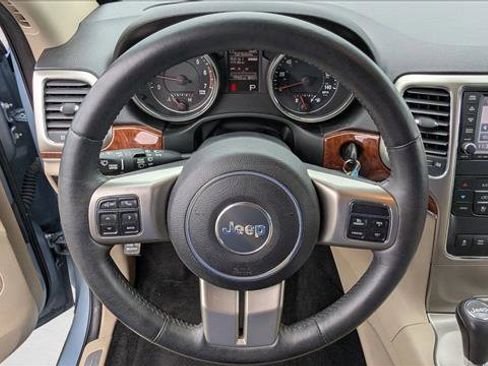 Used 2013 Jeep Grand Cherokee Limited w/ Luxury Group II image 14