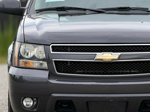 Used 2011 Chevrolet Suburban LT w/ Luxury Package AWD/4WD image 11