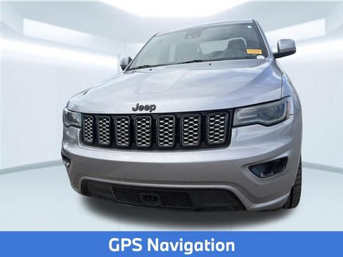 Used 2021 Jeep Grand Cherokee Laredo X AWD/4WD image 2