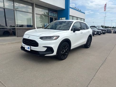 Certified 2024 Honda HR-V Sport image 1