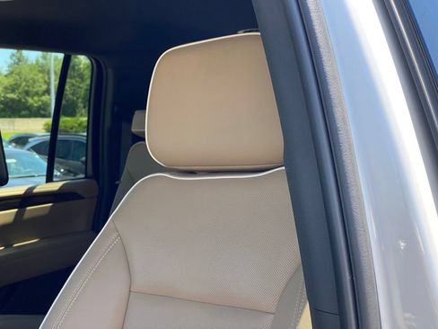Used 2024 Chevrolet Suburban Premier w/ Advanced Technology Package AWD/4WD image 23