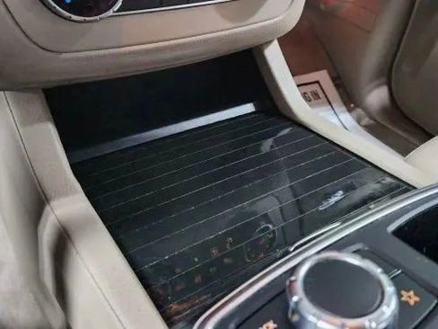 Used 2015 Mercedes-Benz ML 350 ML 350 4MATIC Sport Utility 4D w/ Premium 1 Package image 39