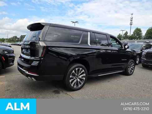 Used 2026 Chevrolet Suburban High Country w/ Sun And Tow Package AWD/4WD image 16