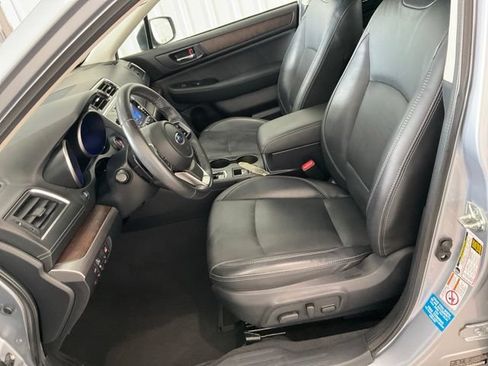 Used 2019 Subaru Outback 2.5i Limited w/ Popular Package #2 AWD/4WD image 3