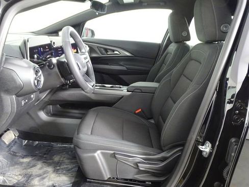 Used 2025 Chevrolet Equinox EV LT image 11