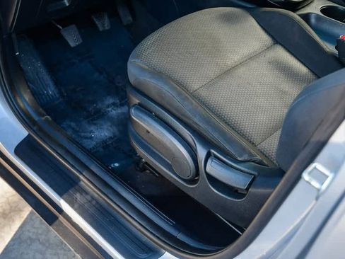 Used 2020 Kia Soul LX image 24