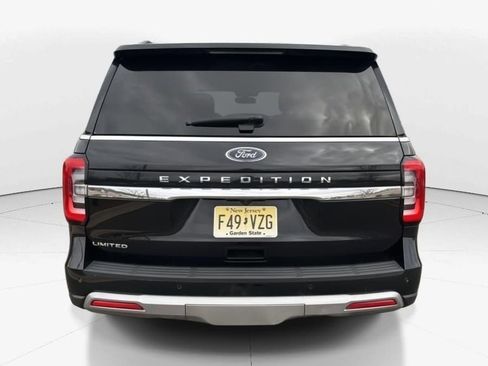 Used 2024 Ford Expedition Limited image 7