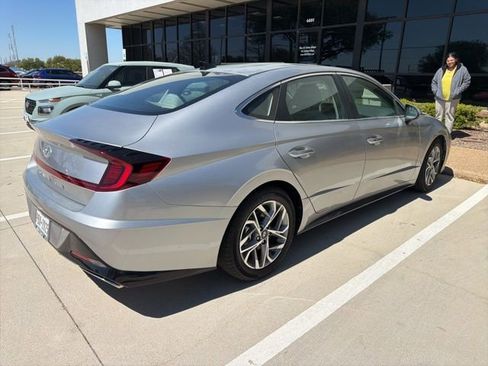 Certified 2021 Hyundai Sonata SEL FWD image 3