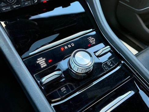 Used 2024 Jeep Grand Cherokee L Overland w/ Trailer Tow Package image 4