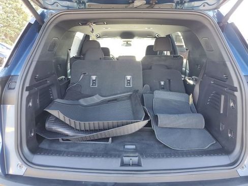 Certified 2024 Chevrolet Traverse LT w/ LPO, Floor Liner Package FWD image 11
