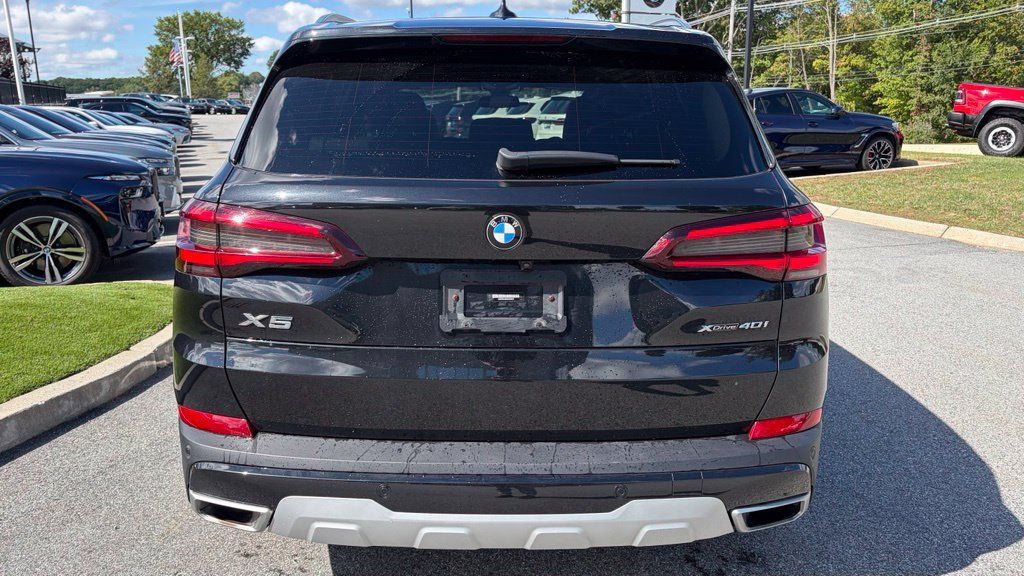 Certified 2021 BMW X5 xDrive40i w/ Premium Package 2 AWD/4WD image 3
