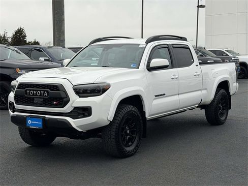Used 2022 Toyota Tacoma SR5 image 4