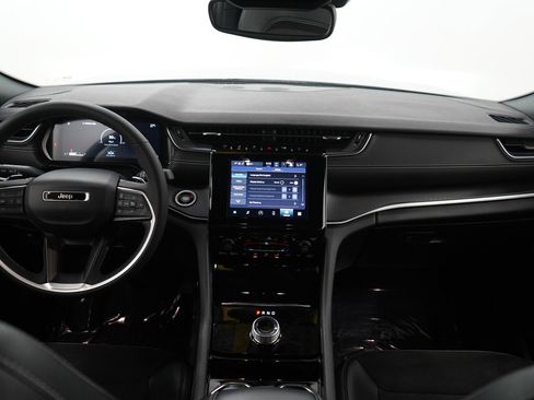 Used 2023 Jeep Grand Cherokee L Laredo image 13