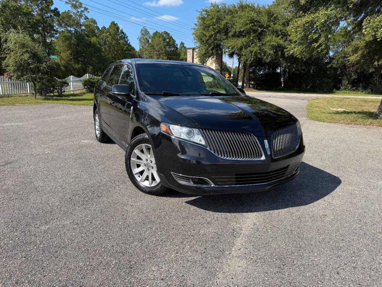 Used 2015 Lincoln MKT AWD image 36