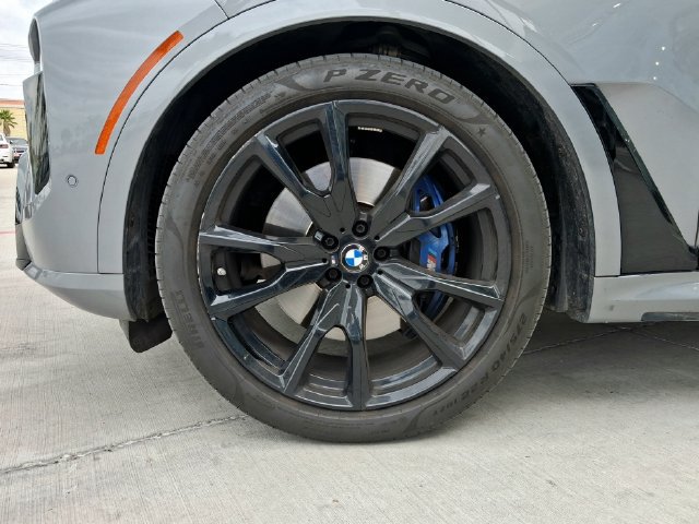 Used 2025 BMW X7 xDrive40i w/ M Sport Package AWD/4WD image 27