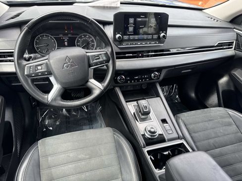 Used 2024 Mitsubishi Outlander FWD image 8