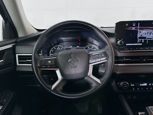 Used 2024 Mitsubishi Outlander SE AWD/4WD image 18