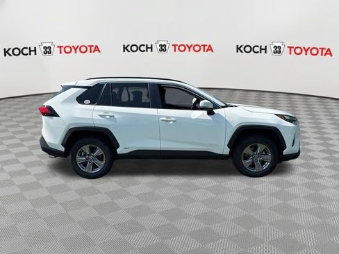 Certified 2022 Toyota RAV4 XLE AWD/4WD image 9