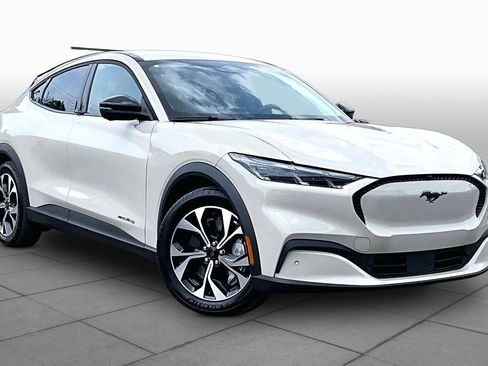 Used 2025 Ford Mustang Mach-E Select w/ Comfort Package Lite image 4