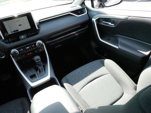 Certified 2025 Toyota RAV4 XLE w/ Convenience Package AWD/4WD image 11