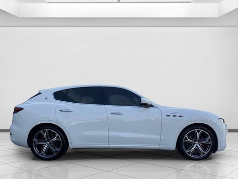 Used 2023 Maserati Levante GT AWD/4WD image 6