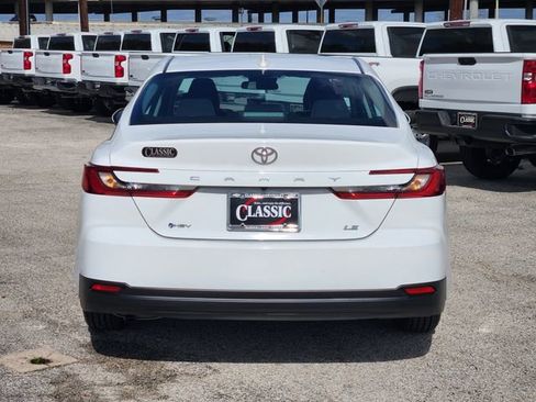 Used 2025 Toyota Camry LE image 6