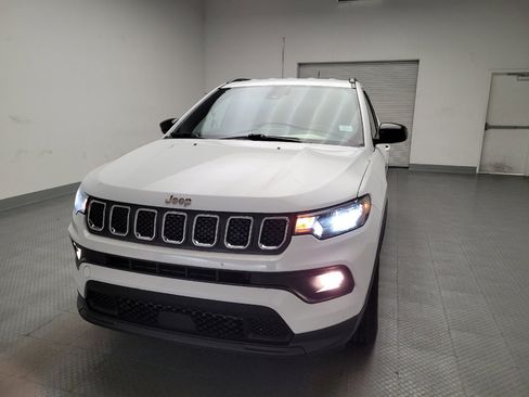 Used 2024 Jeep Compass Latitude image 15