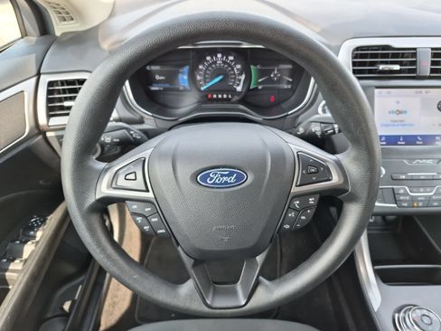 Used 2020 Ford Fusion SE FWD image 22