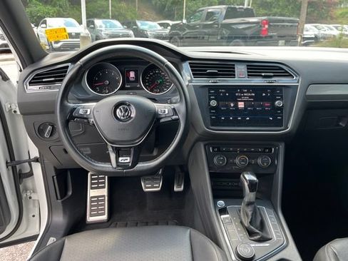 Used 2020 Volkswagen Tiguan SE R-Line w/ 3rd Row Seat Package AWD/4WD image 19