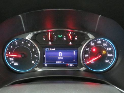 Used 2020 Chevrolet Equinox LT w/ Driver Convenience Package image 14