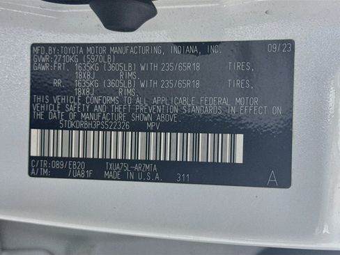 Used 2023 Toyota Highlander XLE AWD/4WD image 34
